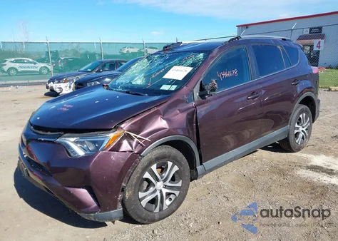 2017 Toyota Rav4 Le z USA, uszkodzony, nr VIN 2T3BFREV8HW555947